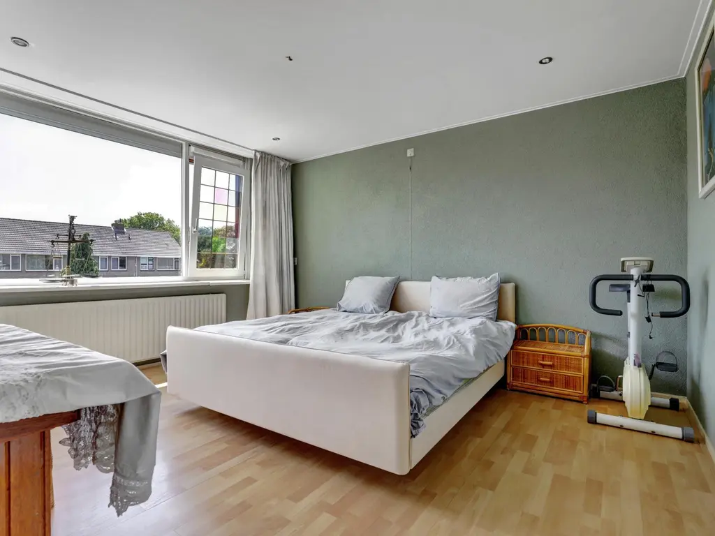 Deimospad 6, SPIJKENISSE