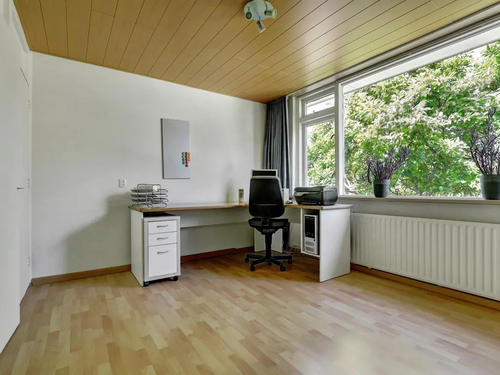 Deimospad 6, SPIJKENISSE