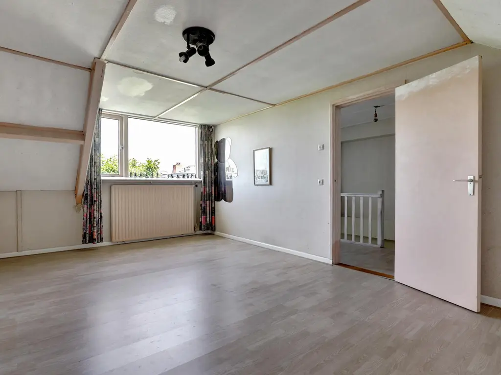 Deimospad 6, SPIJKENISSE