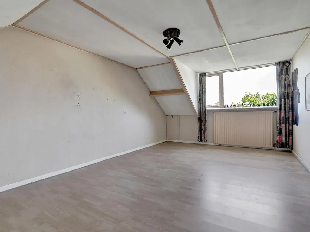 Deimospad 6, SPIJKENISSE