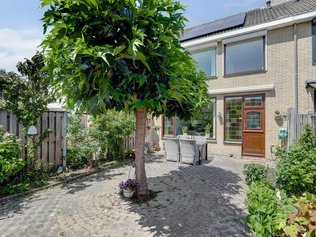 Deimospad 6, SPIJKENISSE