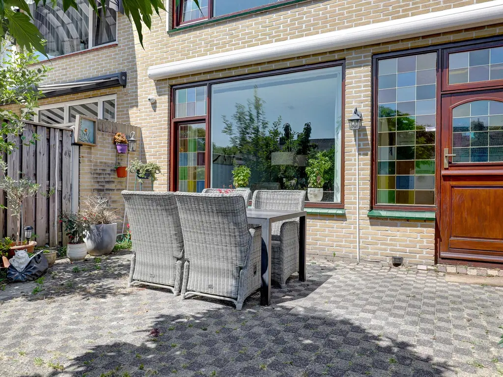Deimospad 6, SPIJKENISSE
