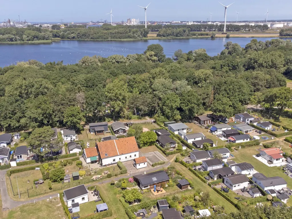 Gorsplein 2, Unolaan 20 & 22 , OOSTVOORNE