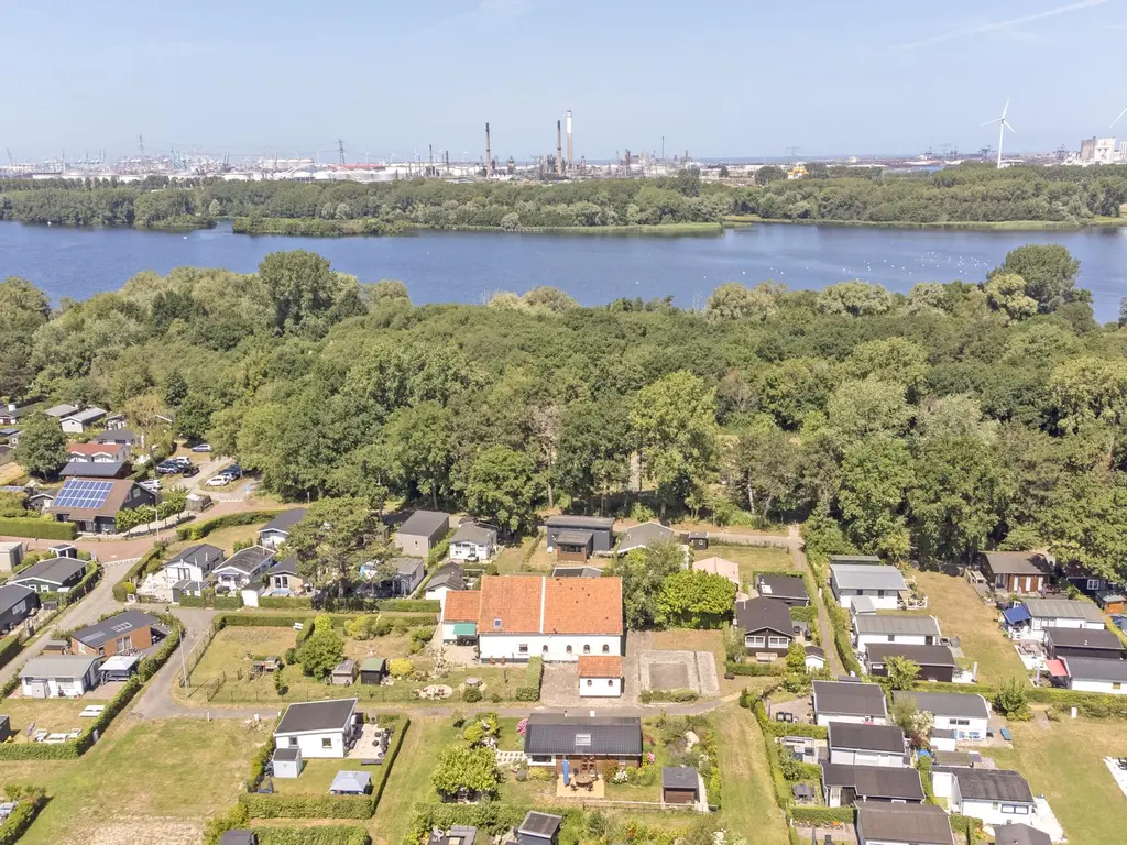 Gorsplein 2, Unolaan 20 & 22 , OOSTVOORNE