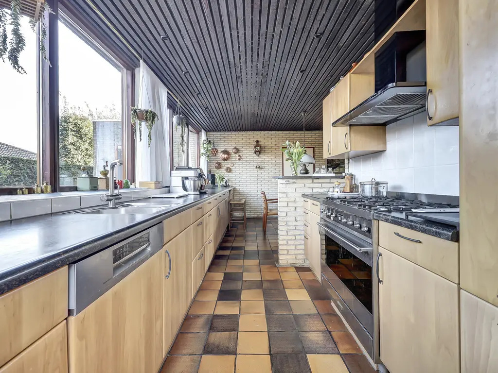 Notaris L P vd Blinkln 11a, BRIELLE