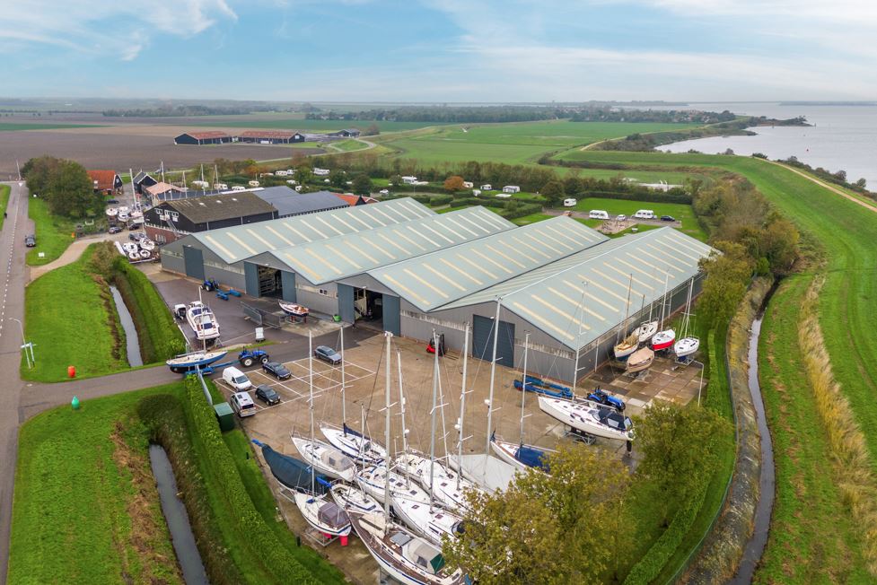 Jacht-winterberging Van Ast te Brouwershaven
