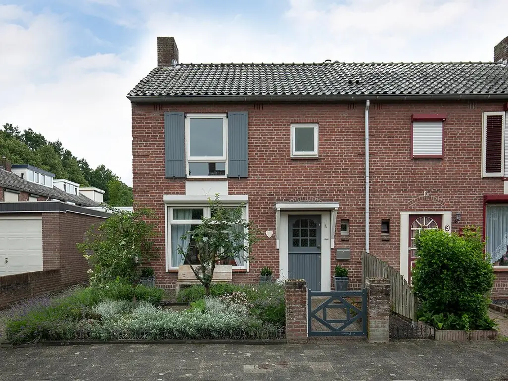 Wethouder Jonkersstraat 1, HALSTEREN