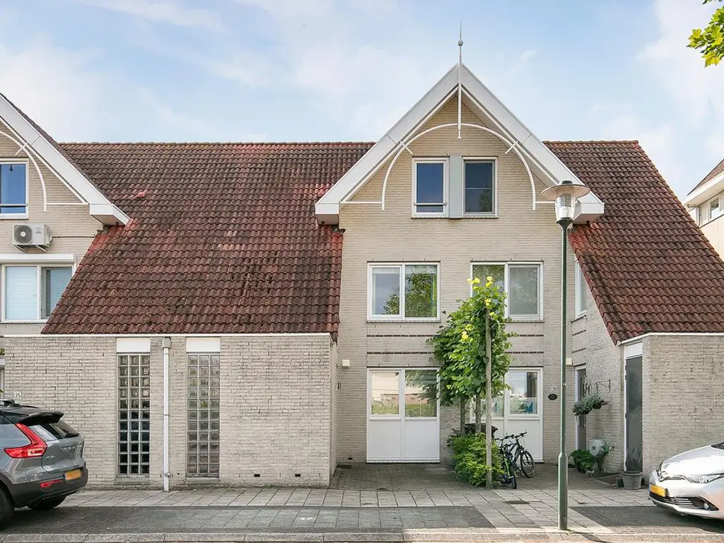 Achtererf 37, THOLEN