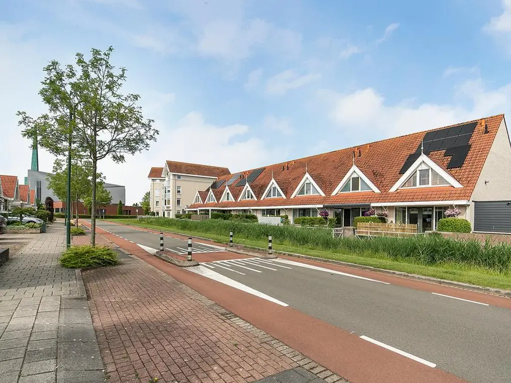 Achtererf 37, THOLEN