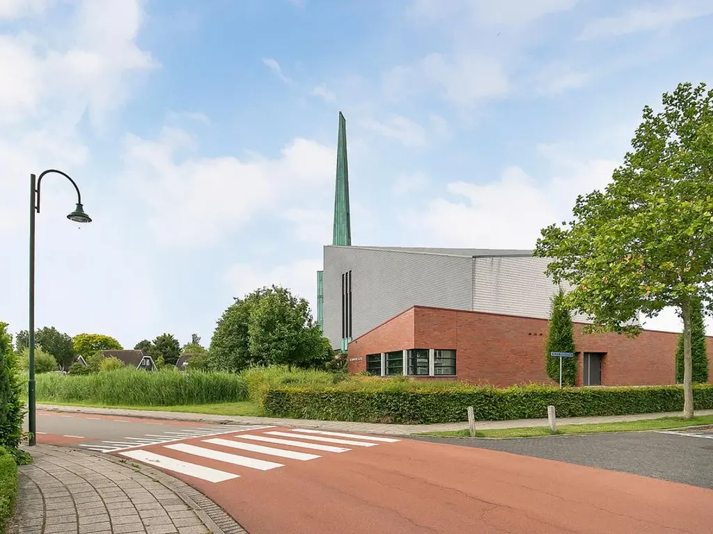 Achtererf 37, THOLEN