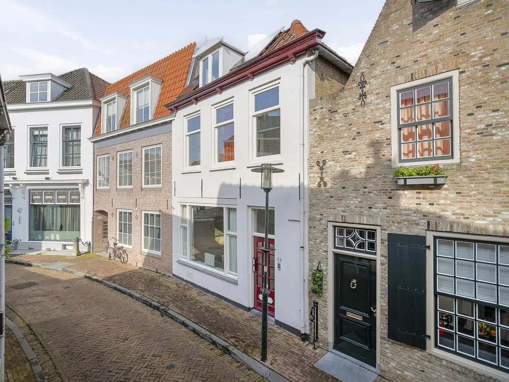 Dalemsestraat 11, THOLEN