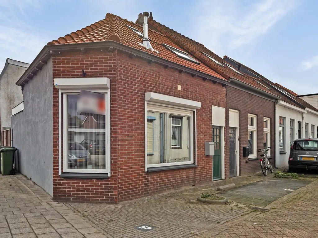 Louisestraat 12, THOLEN