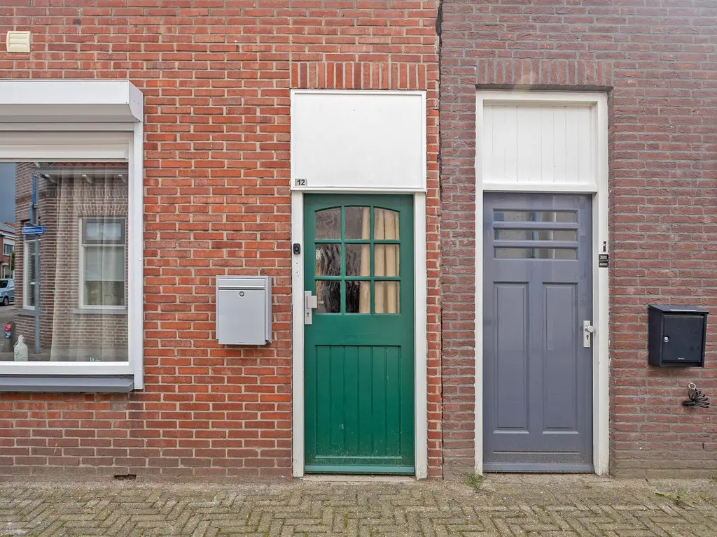 Louisestraat 12, THOLEN