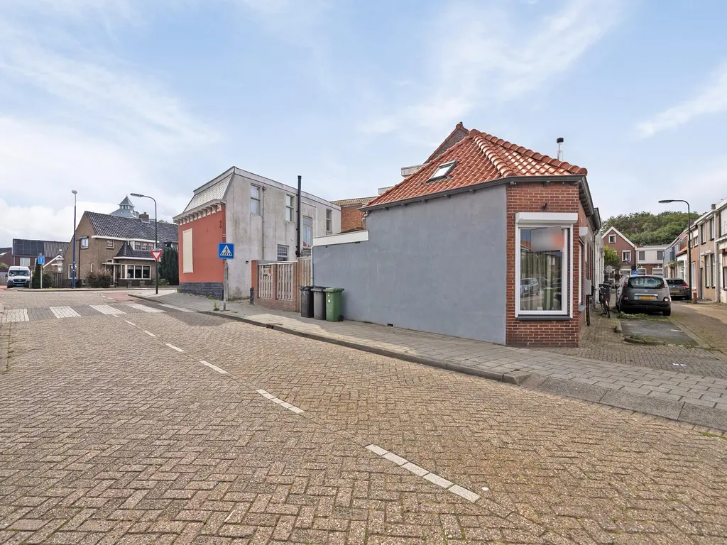 Louisestraat 12, THOLEN