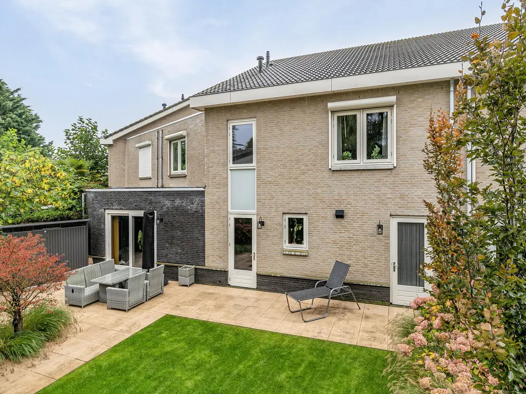 Van Zeylstraat 24, OUD-VOSSEMEER