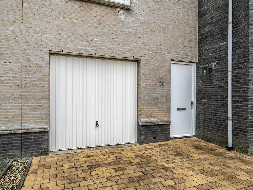 Van Zeylstraat 24, OUD-VOSSEMEER