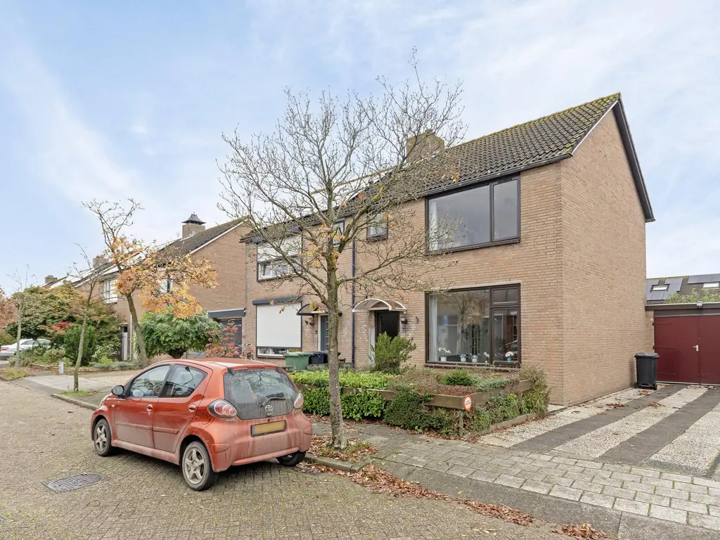 Maria van Vlaanderenstraat 6, THOLEN