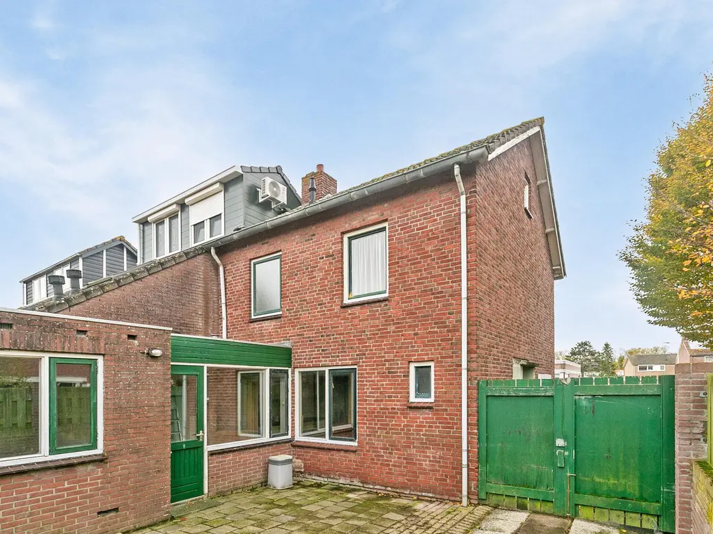 Machteld van Gelrestraat 44, THOLEN