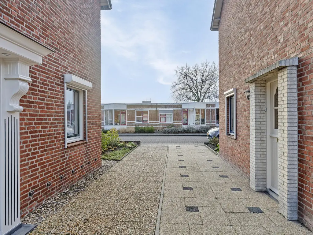 Machteld van Gelrestraat 34, THOLEN