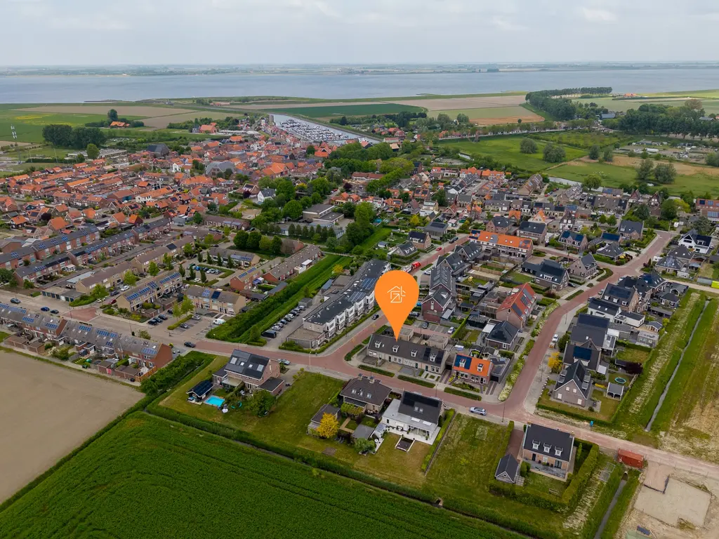 Dokter Bernhardistraat 16, STAVENISSE