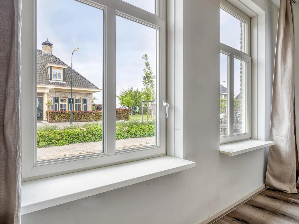 Dokter Bernhardistraat 16, STAVENISSE