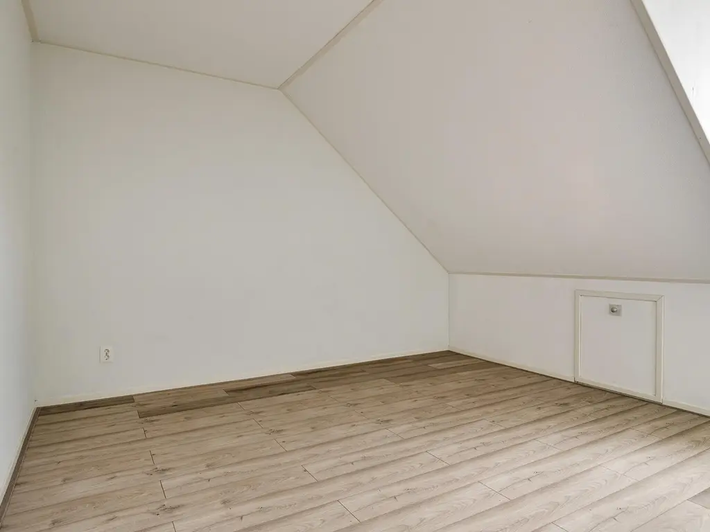 Dokter Bernhardistraat 16, STAVENISSE