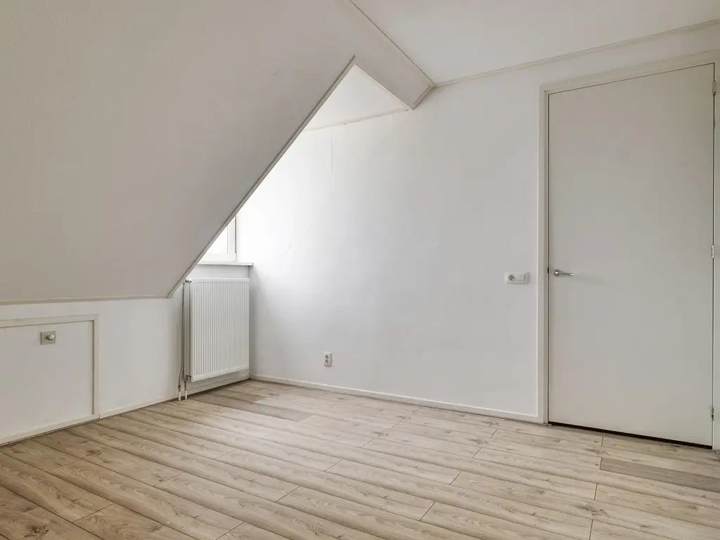 Dokter Bernhardistraat 16, STAVENISSE
