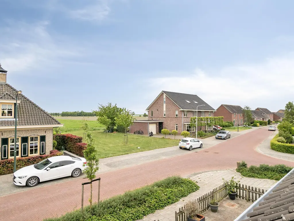 Dokter Bernhardistraat 16, STAVENISSE