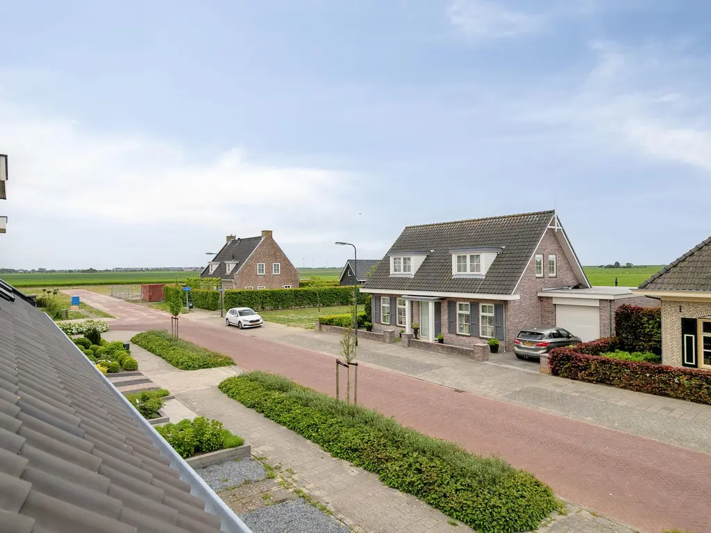 Dokter Bernhardistraat 16, STAVENISSE