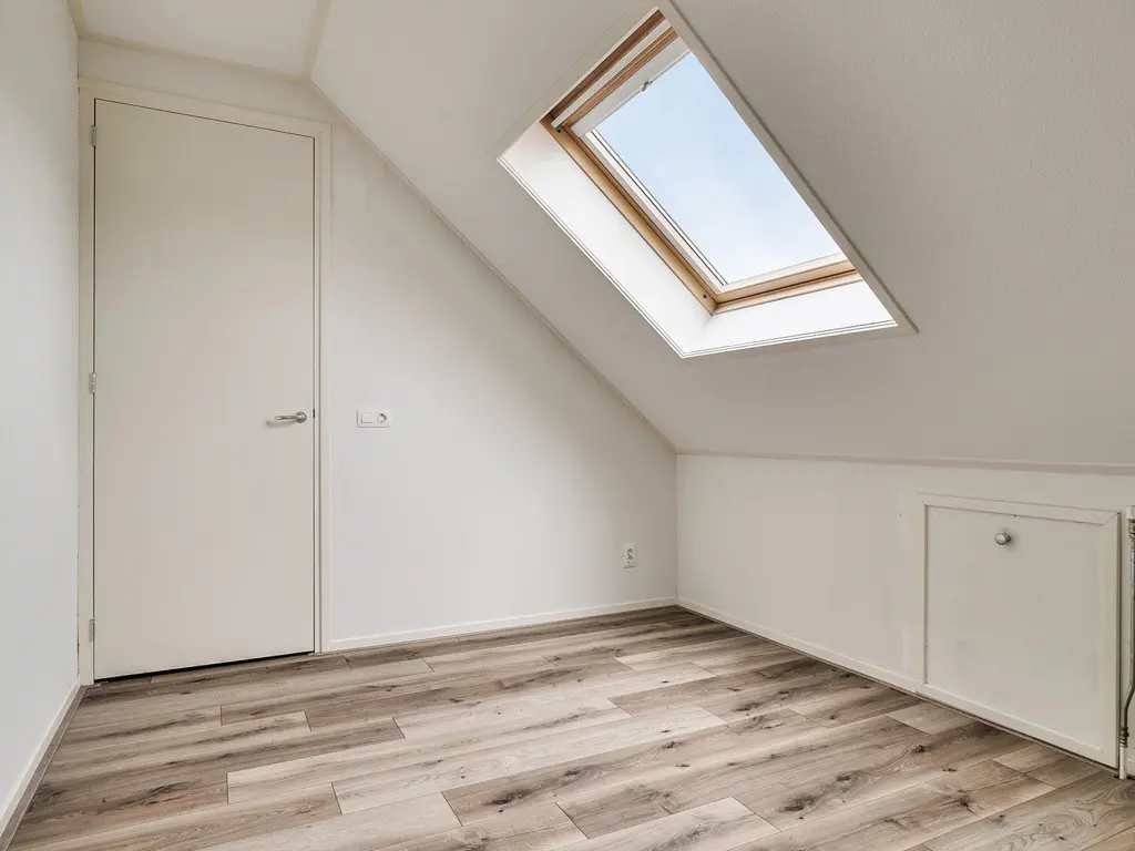 Dokter Bernhardistraat 16, STAVENISSE