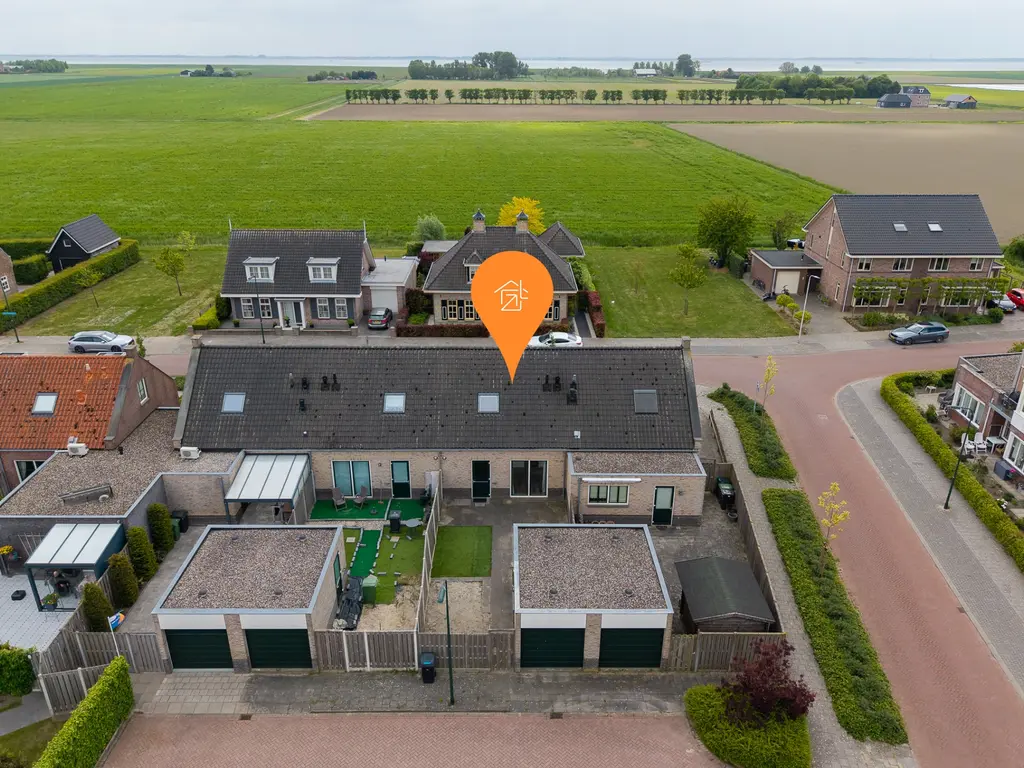 Dokter Bernhardistraat 16, STAVENISSE