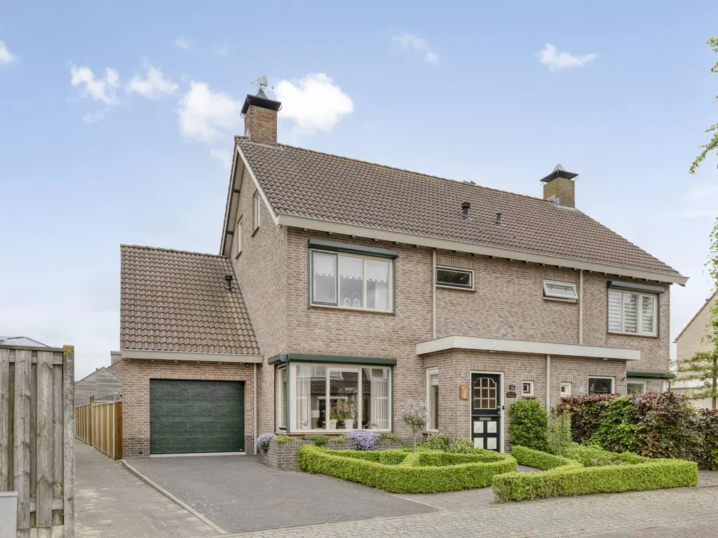 Meanderlaan 210, THOLEN