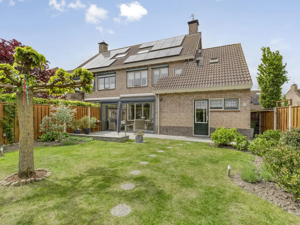 Meanderlaan 210, THOLEN