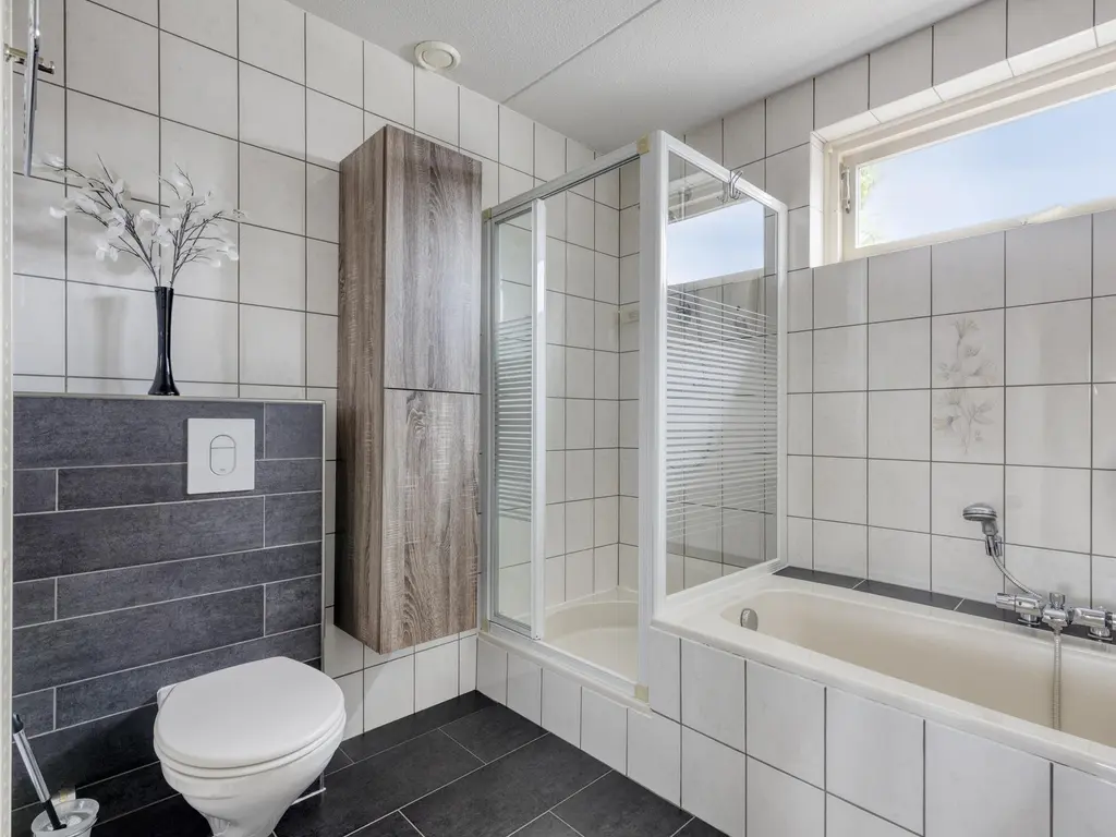 Meanderlaan 210, THOLEN