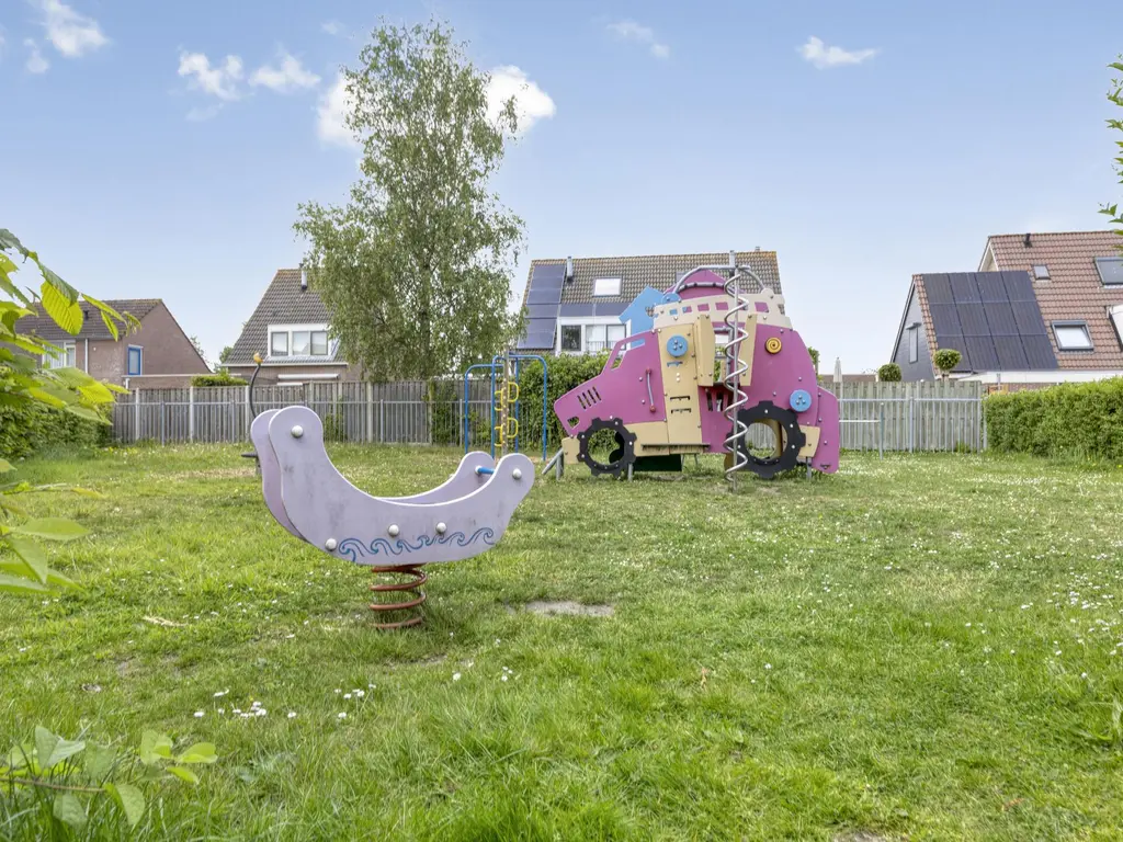 Meanderlaan 210, THOLEN