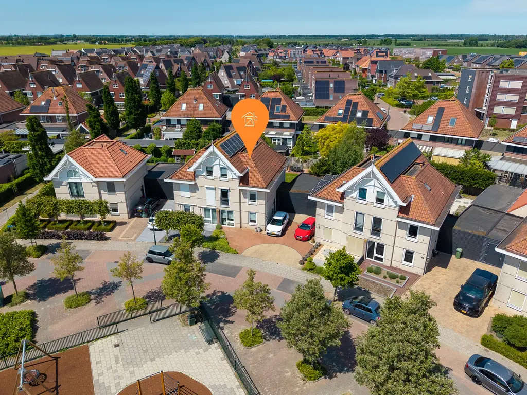 Binnenkamer 44, THOLEN