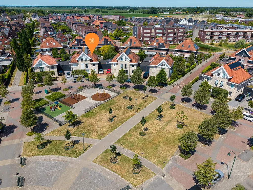 Binnenkamer 44, THOLEN