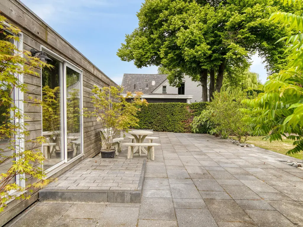 Poststraat 12, STAVENISSE