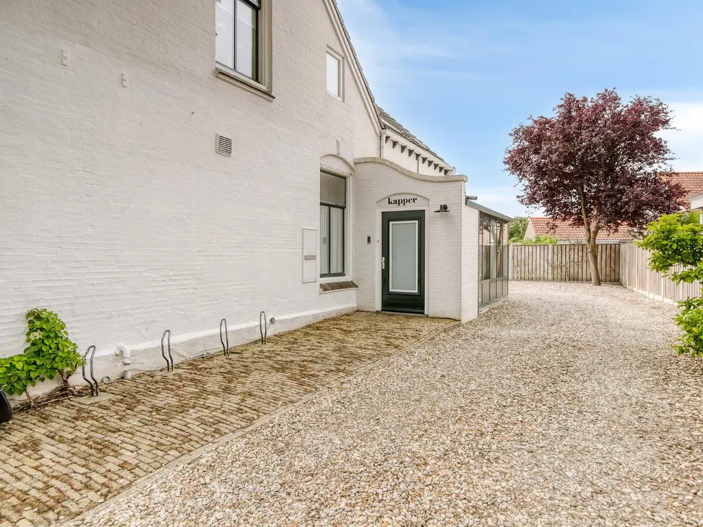 Poststraat 12, STAVENISSE