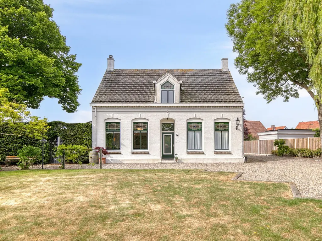 Poststraat 12, STAVENISSE