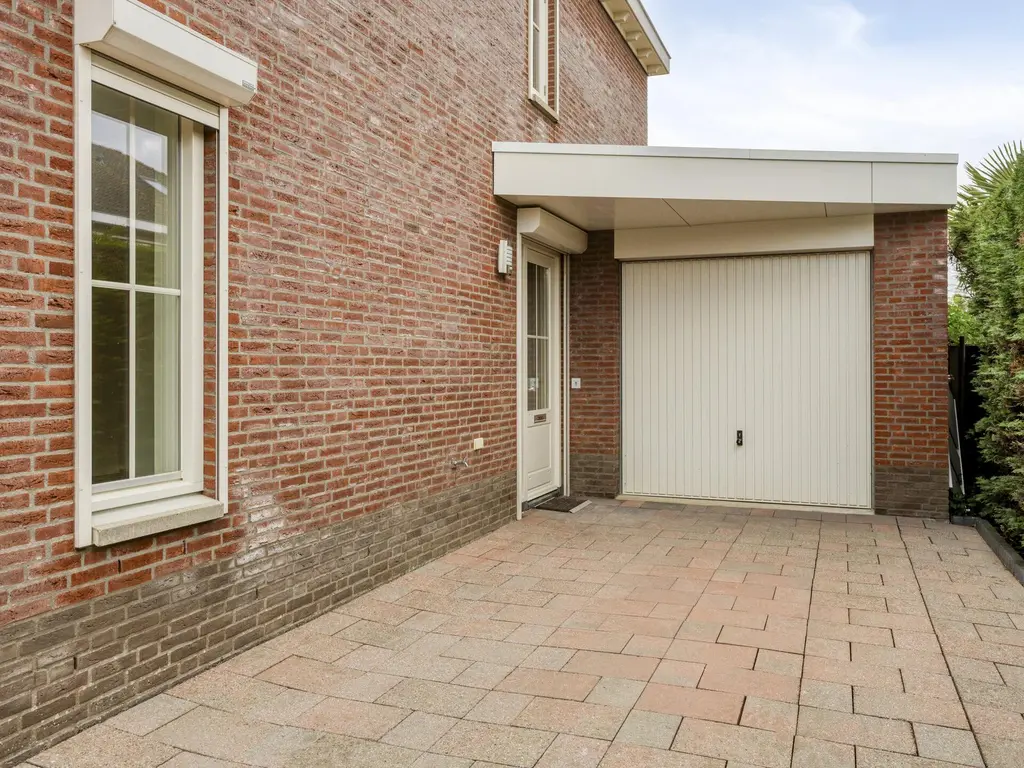 Van Overveststraat 6, OUD-VOSSEMEER