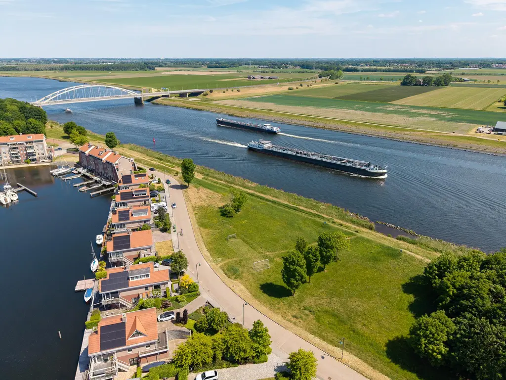 Schansdijk 7, THOLEN