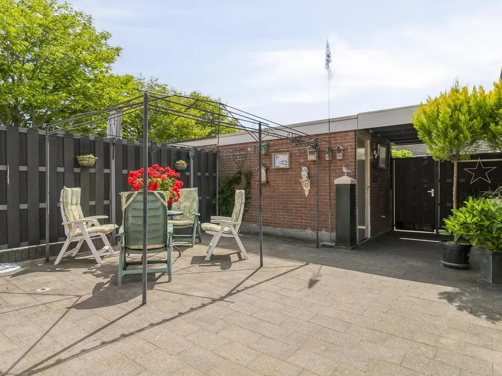 Mossellaan 62, THOLEN