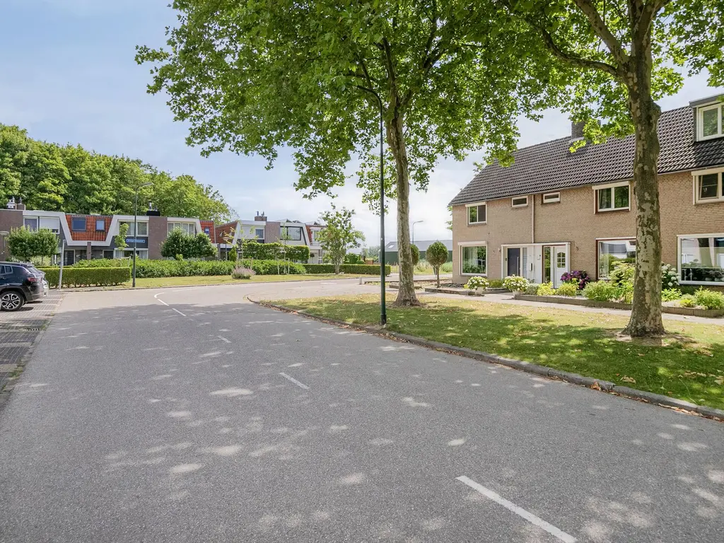 Mossellaan 62, THOLEN