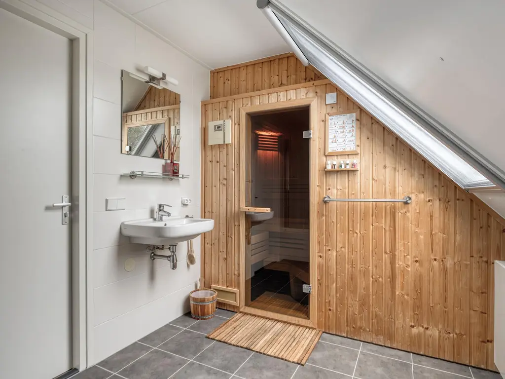 Oesterdam 167, THOLEN