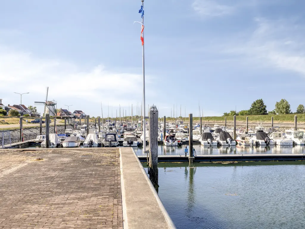Molendijk 2, STAVENISSE