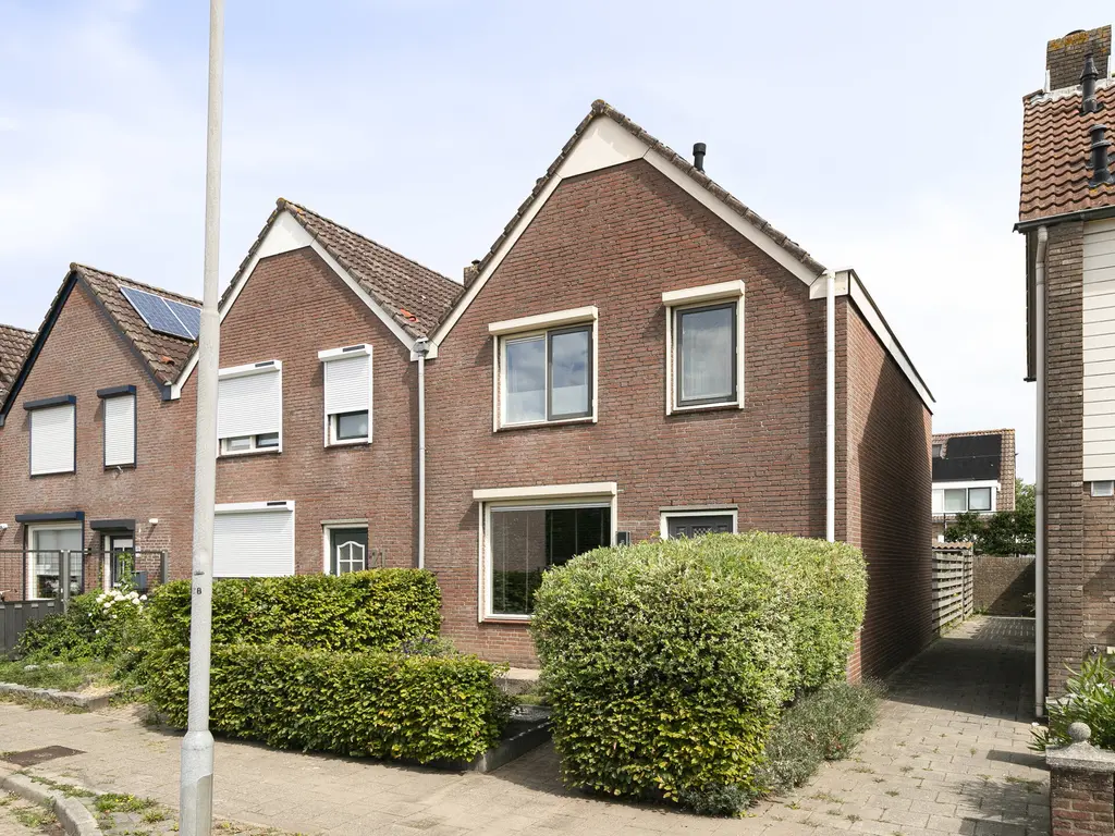 Touwslagersdreef 23, THOLEN