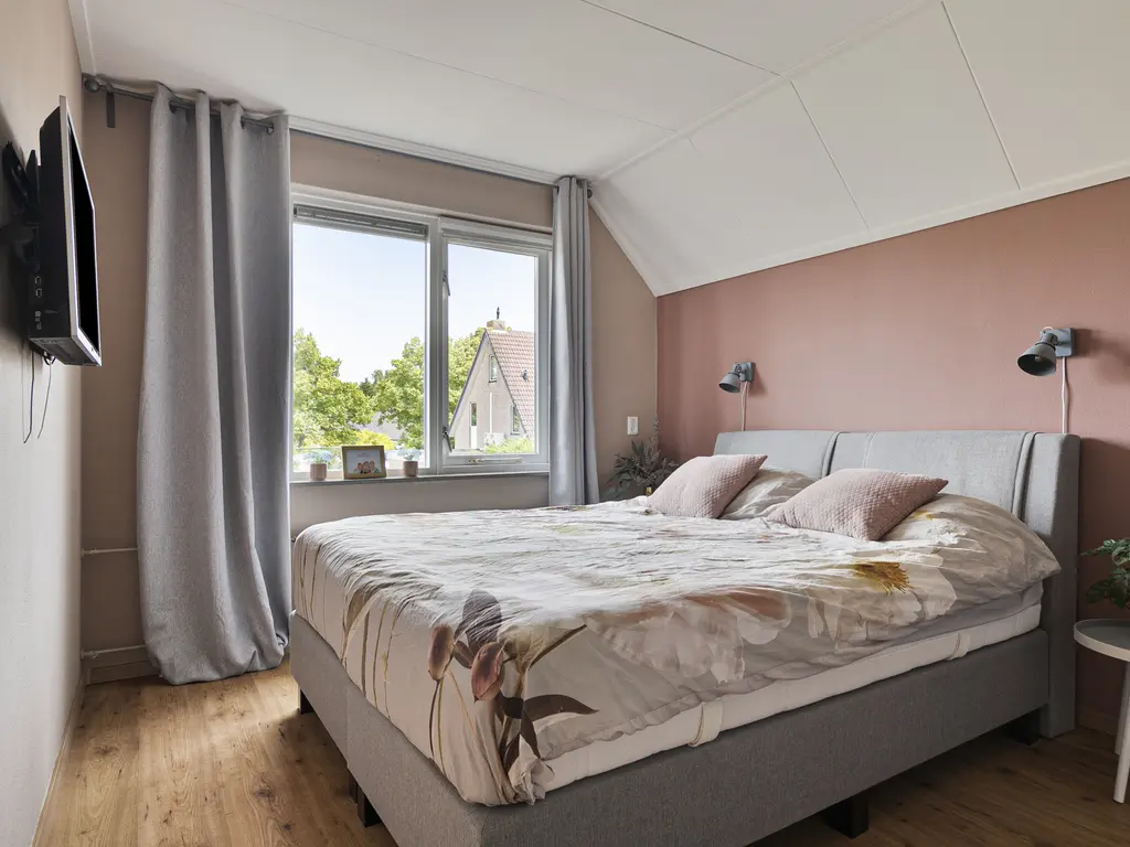 Touwslagersdreef 23, THOLEN