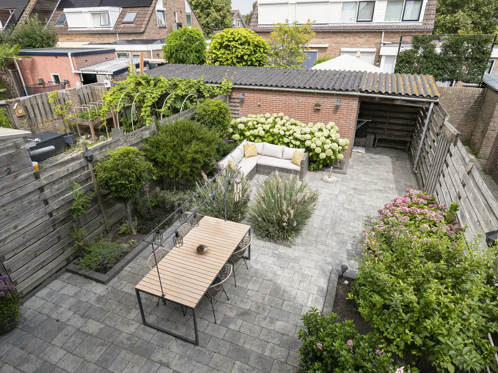 Touwslagersdreef 23, THOLEN
