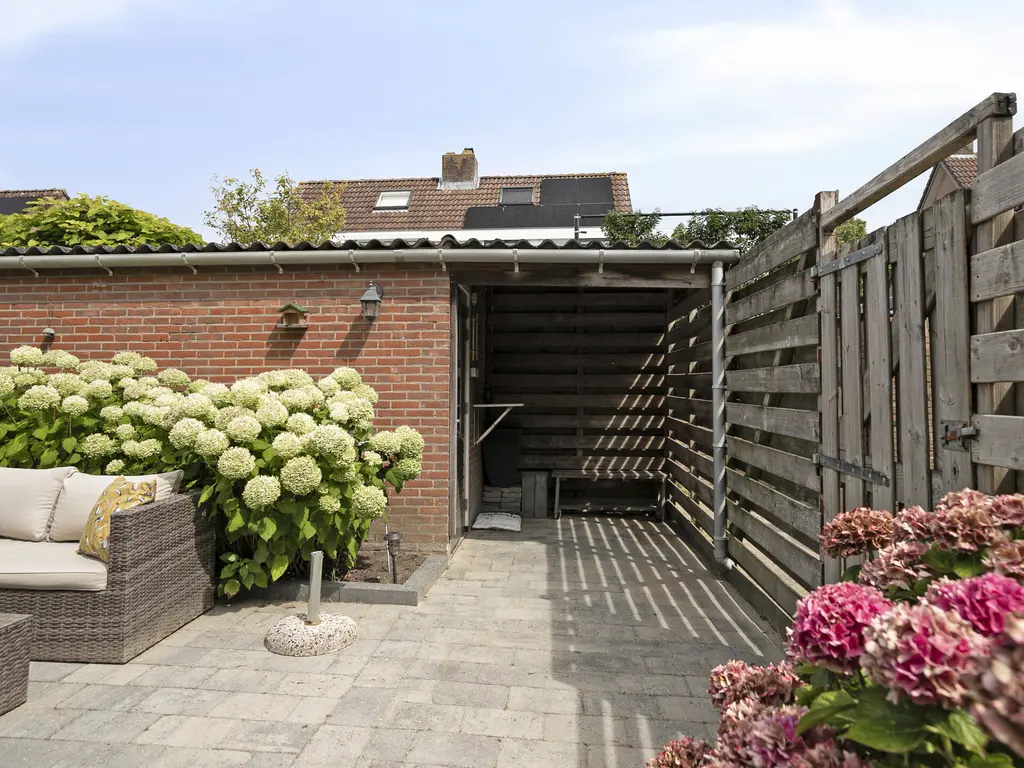 Touwslagersdreef 23, THOLEN